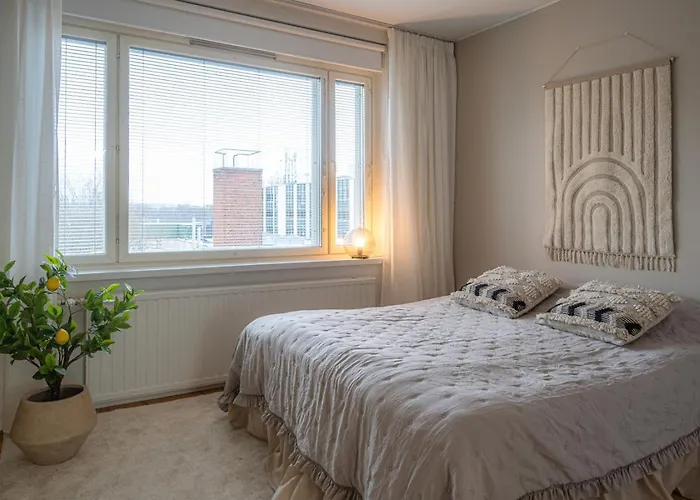 Beautiful Top-floor In דירה *